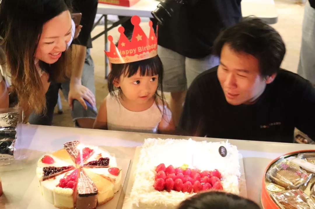 變色龍幼兒園設(shè)計(jì)中秋活動(dòng)
