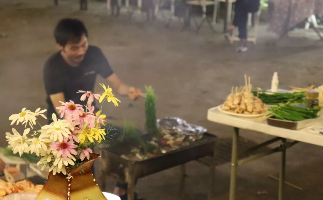 變色龍幼兒園設(shè)計(jì)中秋活動(dòng)